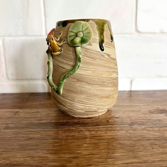 Unique Pottery Vase With Raised Lily Pad and Frog - Picture 1 of 7